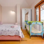 Apartament 3 Bedroom Nice Apartment In Zdrelac Ždrelac