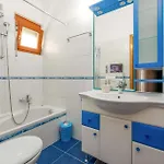Apartament 3 Bedroom Nice Apartment In Zdrelac *