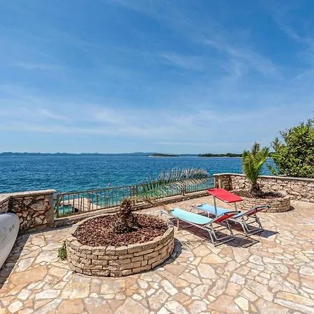 Διαμέρισμα 3 Bedroom Lovely In *