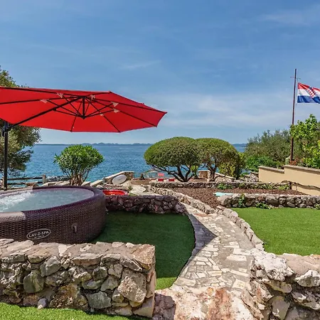 Διαμέρισμα 3 Bedroom Lovely In