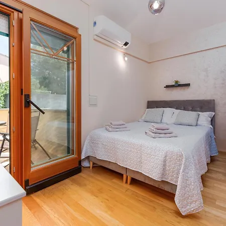 Cozy In With Jacuzzi Apartment *