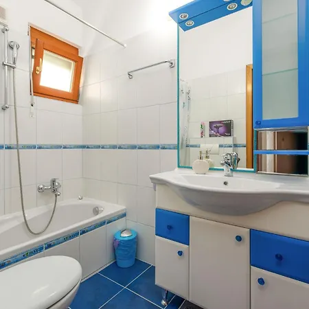 Apartment Cozy In With Jacuzzi *